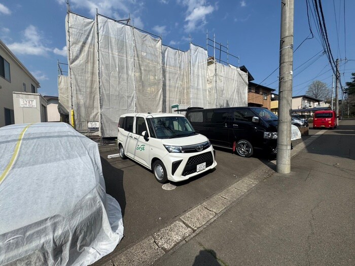 物件外観写真2　(駐車場)