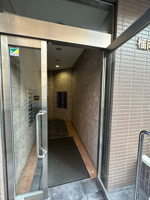 物件外観写真4　(エントランス部分)