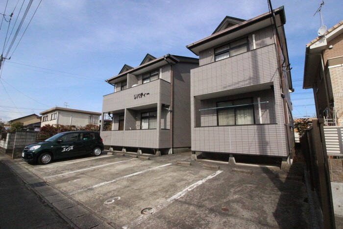 物件外観写真2　(駐車場)