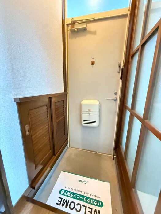 物件内観写真14　(玄関)