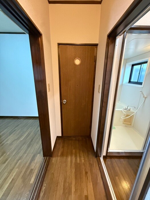 物件内観写真16　(廊下)