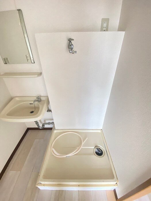 物件内観写真11　(洗濯機置場)