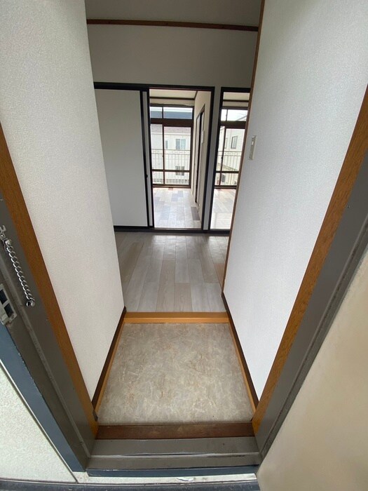 物件内観写真14　(玄関)