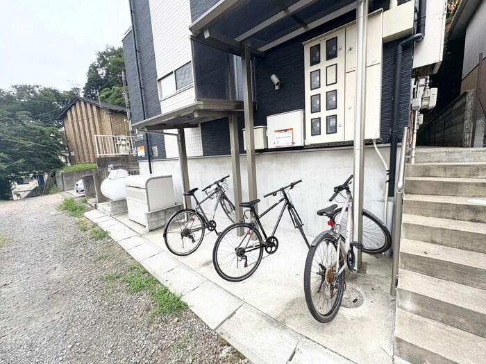 物件外観写真6　(駐輪場)