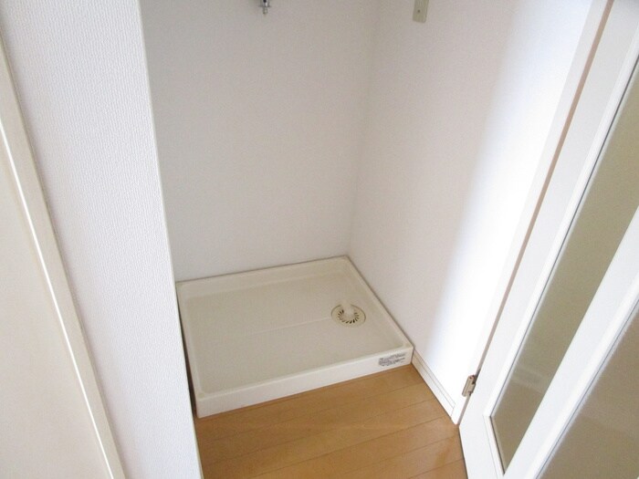 物件内観写真14　(洗濯機置場)