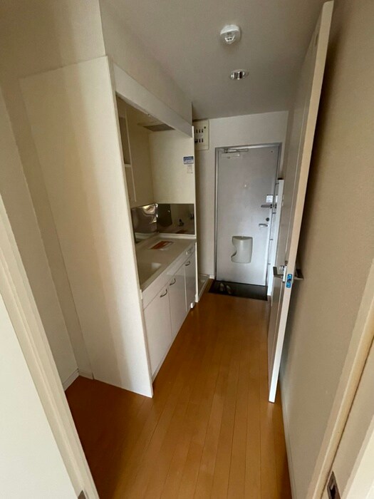 物件内観写真11　(廊下)