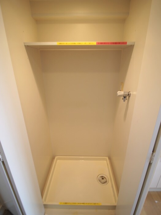 物件内観写真14　(洗濯機置場)