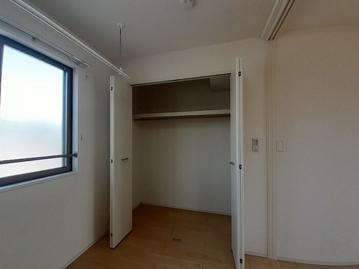 物件内観写真8　(収納)