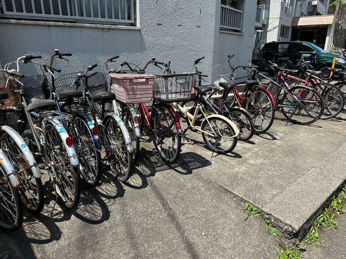 物件外観写真6　(駐輪場)