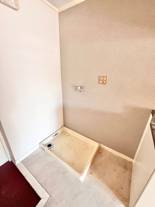 物件内観写真15　(洗濯機置場)