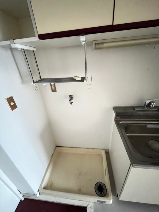 物件内観写真15　(洗濯機置場)