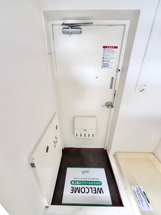 物件内観写真18　(玄関)