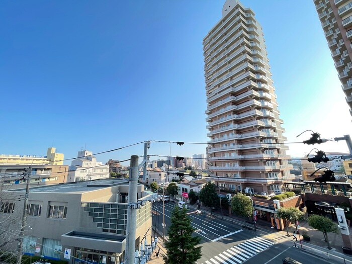 物件内観写真22　(室内からの展望)