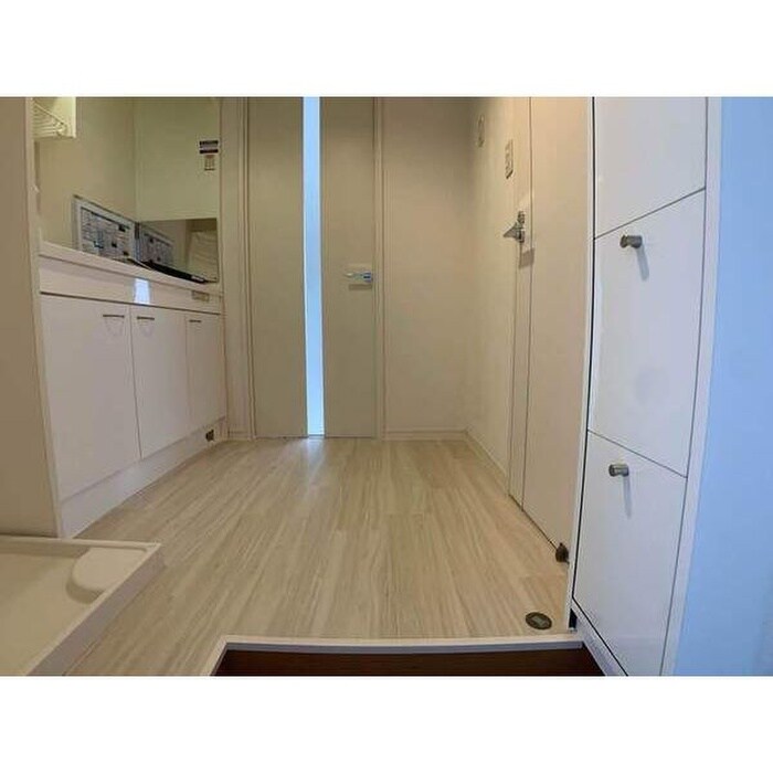 物件内観写真16　(玄関)