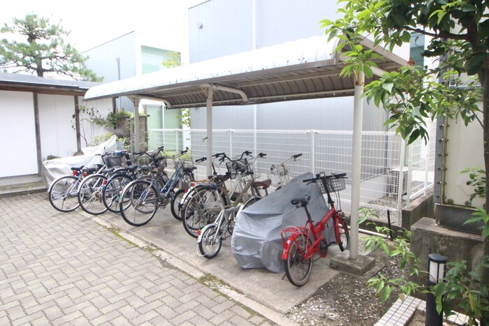 物件外観写真5　(駐輪場)