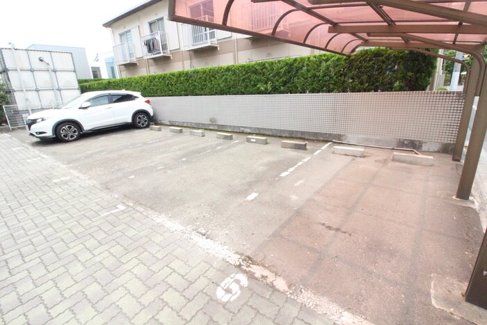 物件外観写真6　(駐車場)