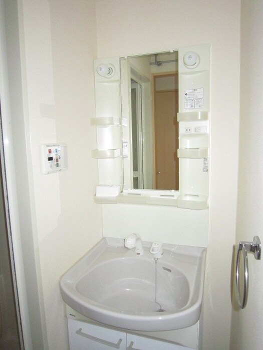 物件内観写真9　(洗面)