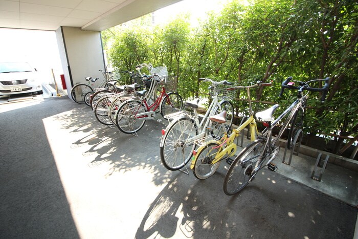 物件外観写真3　(駐輪場)
