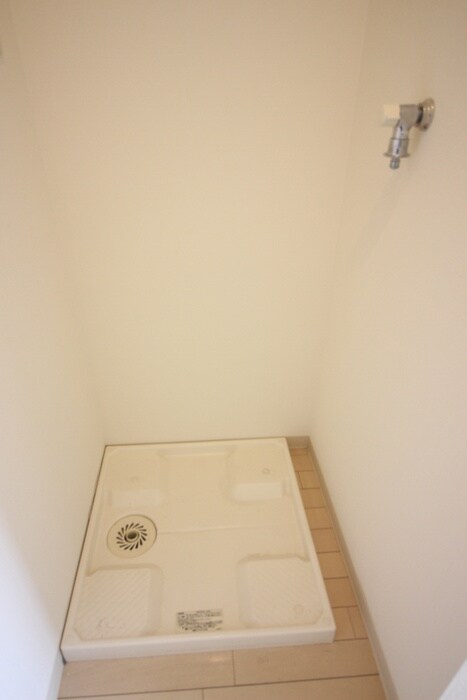 物件内観写真12　(洗濯機置場)