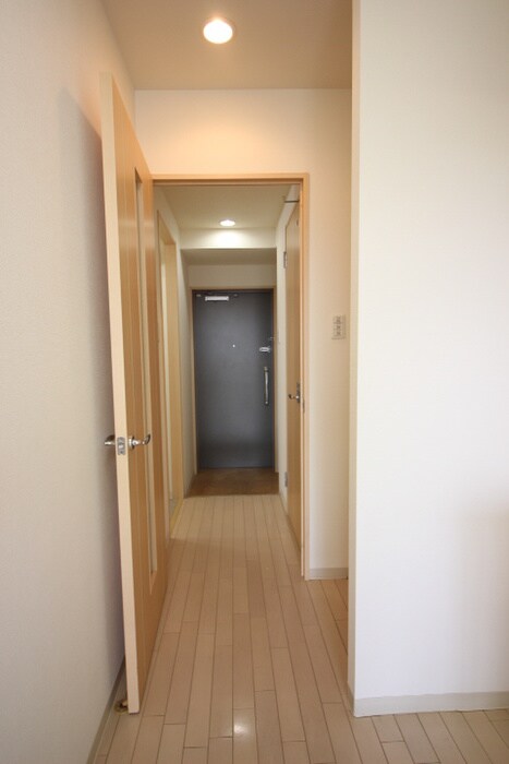 物件内観写真18　(廊下)