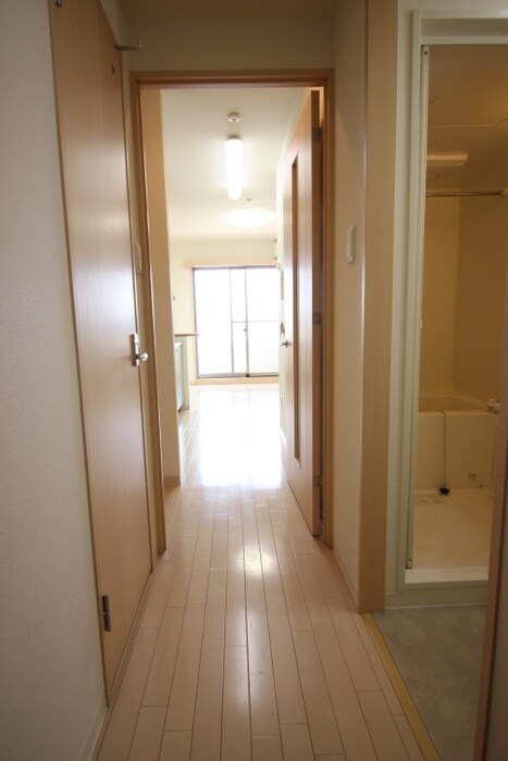 物件内観写真19　(廊下)