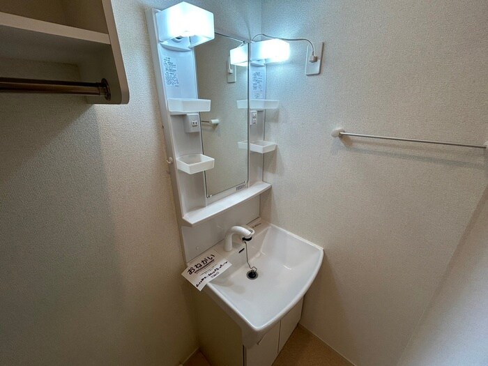 物件内観写真12　(洗面)