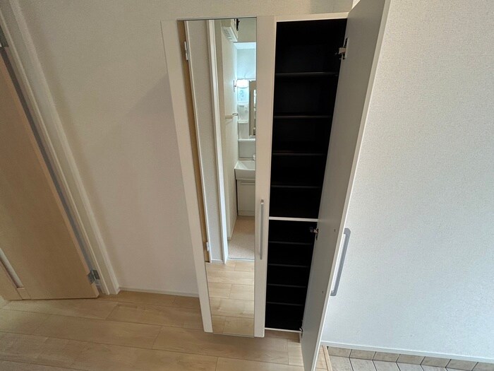 物件内観写真15　(靴箱)