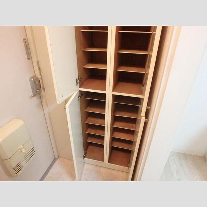 物件内観写真12　(靴箱)