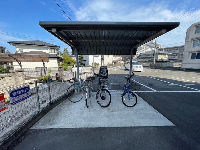 物件外観写真4　(駐輪場)