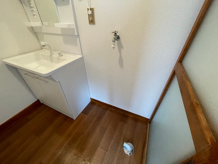 物件内観写真12　(洗濯機置場)