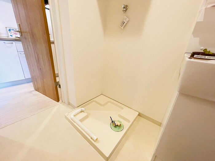 物件内観写真13　(洗濯機置場)