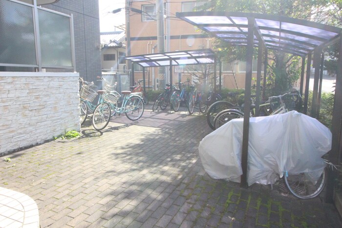 物件外観写真5　(駐輪場)