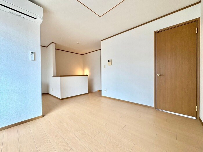 物件内観写真3　(居室)