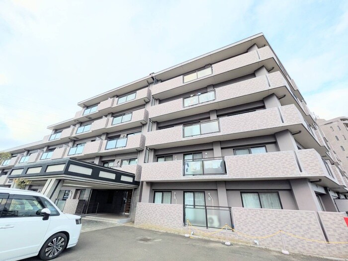 東仙台五番館の物件外観写真