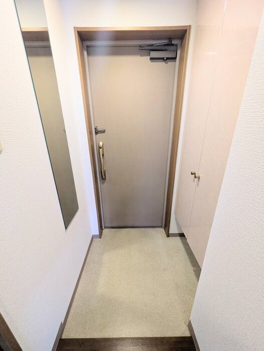 物件内観写真7　(玄関)