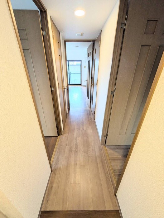 物件内観写真9　(廊下)