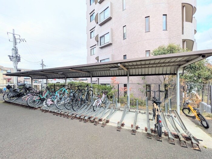 物件外観写真5　(駐輪場)