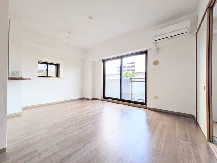 物件内観写真10　(居室)