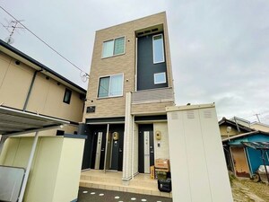 サニー　イースト外観写真