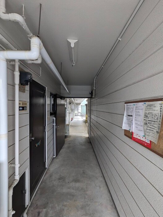 物件外観写真3　(エントランス部分)