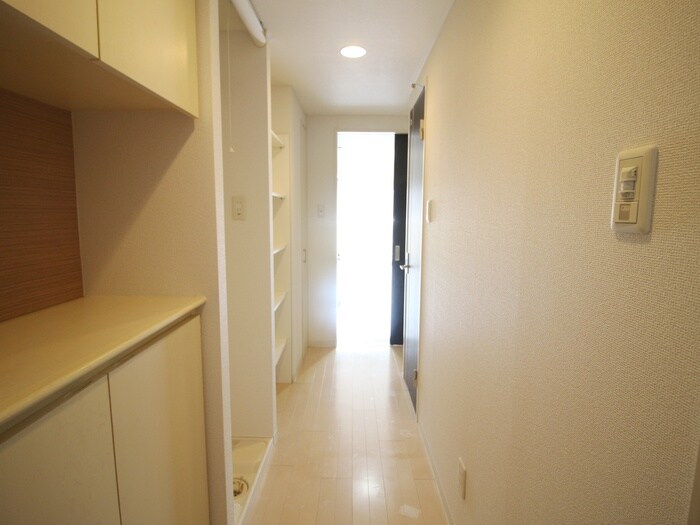 物件内観写真14　(廊下)