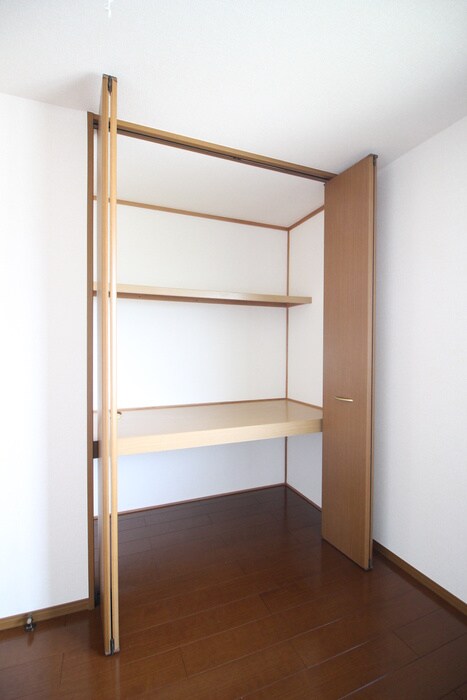 物件内観写真15　(収納)