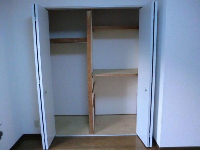 物件内観写真12　(収納)