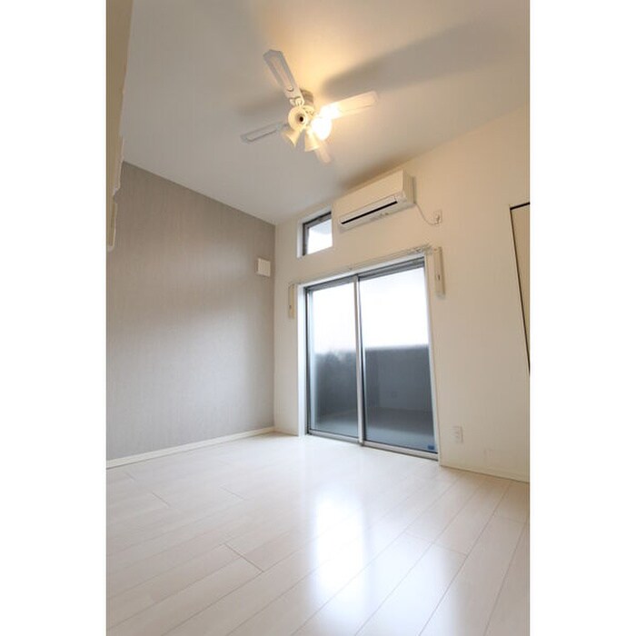 物件内観写真2　(居室)