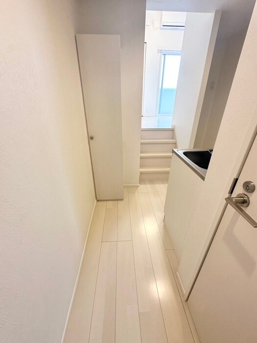 物件内観写真15　(廊下)