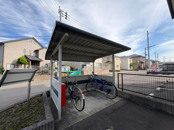 物件外観写真5　(駐輪場)