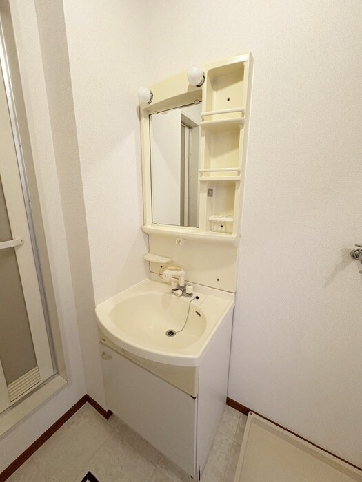 物件内観写真11　(洗面)