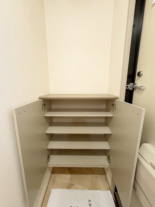 物件内観写真15　(靴箱)