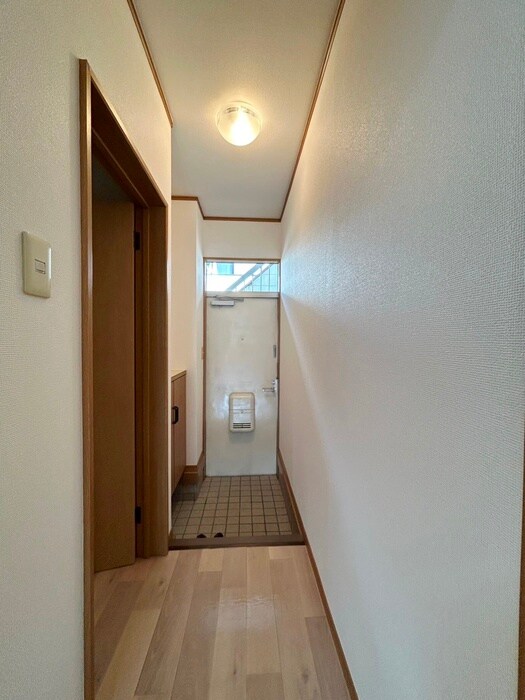 物件内観写真14　(玄関)