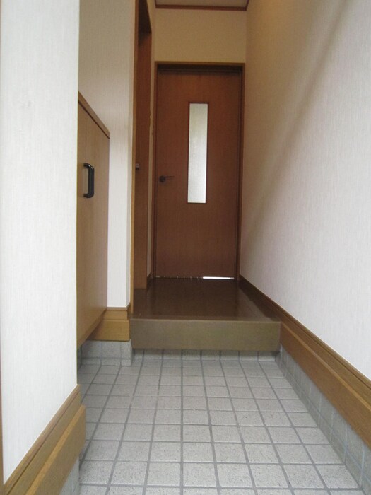 物件内観写真18　(玄関)